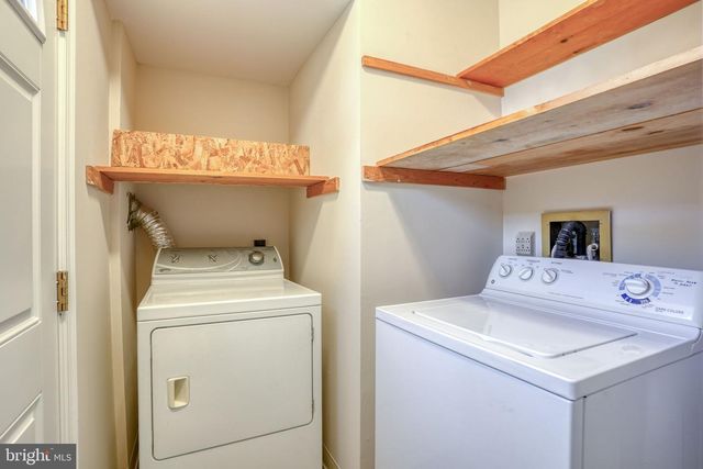 2421 DORVAL RD, Wilmington, DE 19810