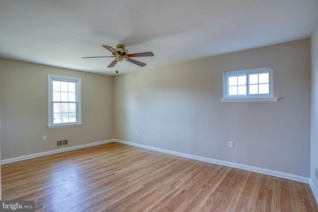 2421 DORVAL RD, Wilmington, DE 19810