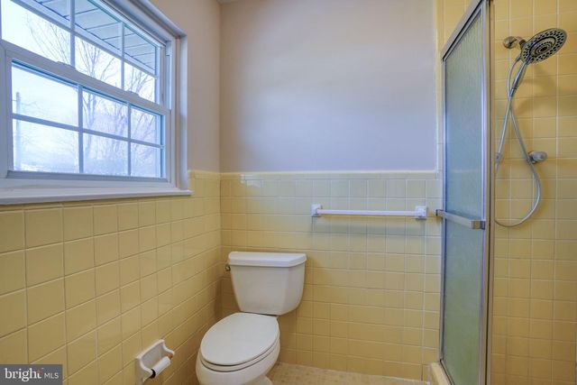 2421 DORVAL RD, Wilmington, DE 19810