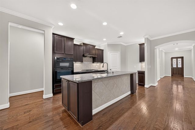 2911 Bur Oak Court, Richmond, TX 77469