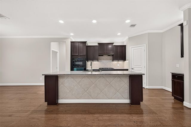 2911 Bur Oak Court, Richmond, TX 77469