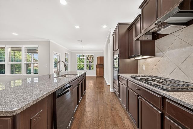2911 Bur Oak Court, Richmond, TX 77469