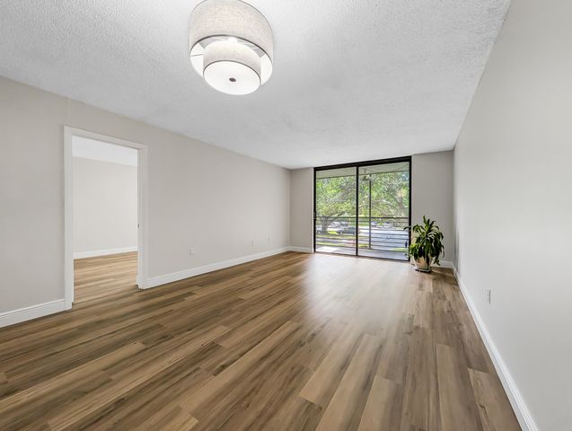 900 Colony Point Circle 205, Pembroke Pines, FL 33026