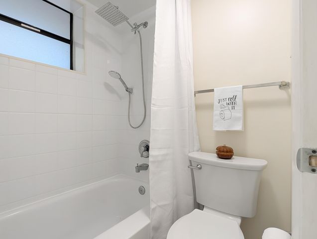 900 Colony Point Circle 205, Pembroke Pines, FL 33026