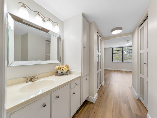 900 Colony Point Circle 205, Pembroke Pines, FL 33026