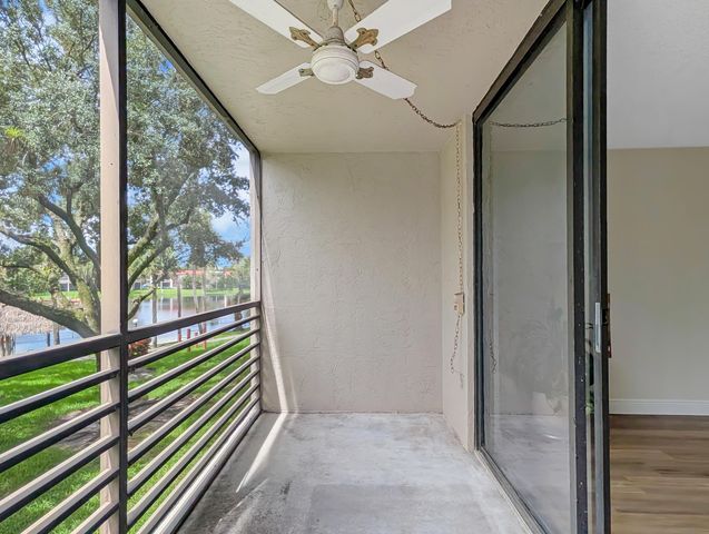 900 Colony Point Circle 205, Pembroke Pines, FL 33026