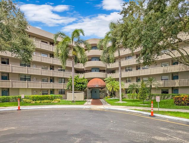 900 Colony Point Circle 205, Pembroke Pines, FL 33026