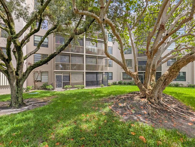 900 Colony Point Circle 205, Pembroke Pines, FL 33026