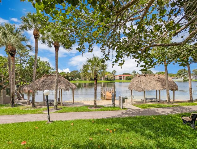 900 Colony Point Circle 205, Pembroke Pines, FL 33026