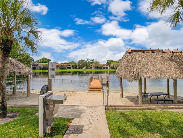 900 Colony Point Circle 205, Pembroke Pines, FL 33026