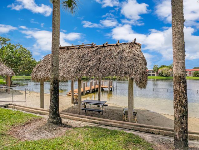 900 Colony Point Circle 205, Pembroke Pines, FL 33026