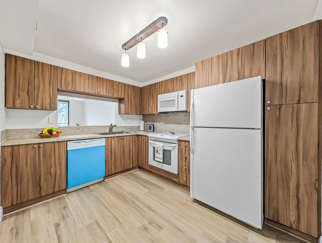 900 Colony Point Circle 205, Pembroke Pines, FL 33026
