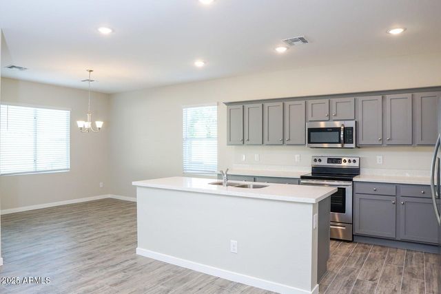 15835 N 65TH Avenue, Glendale, AZ 85306