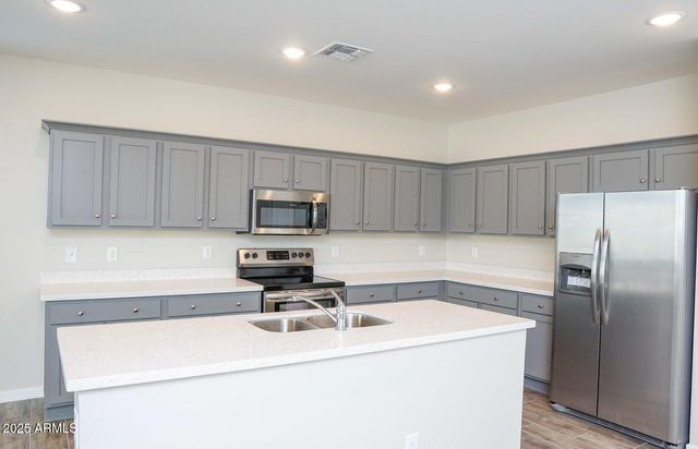 15835 N 65TH Avenue, Glendale, AZ 85306