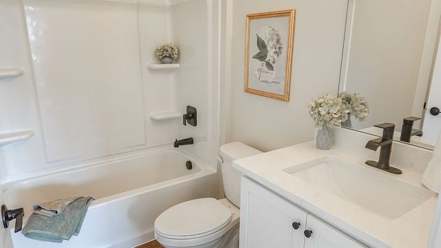 635 NW Concord Lane, Waukee, IA 50263