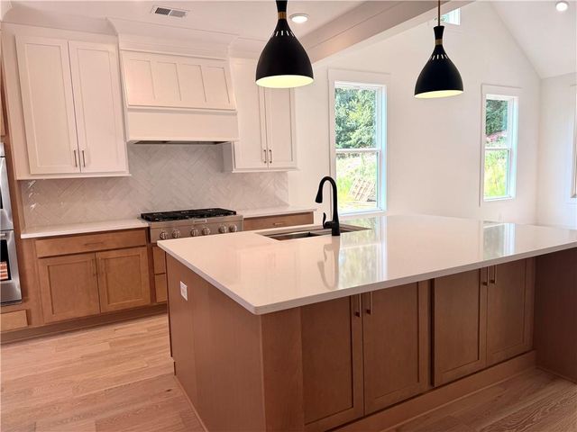 5595 Meadowstone Walk, Kennesaw, GA 30152