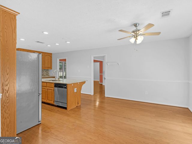 231 Whitesand Bay Drive, Stockbridge, GA 30281