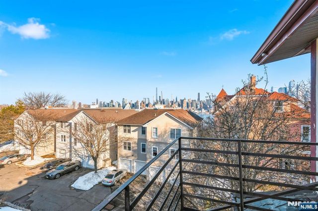 12-14 King Avenue, Weehawken, NJ 07086