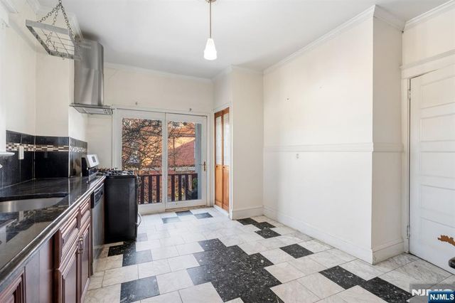 12-14 King Avenue, Weehawken, NJ 07086