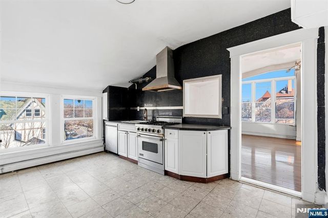 12-14 King Avenue, Weehawken, NJ 07086