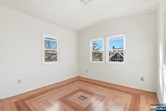 12-14 King Avenue, Weehawken, NJ 07086