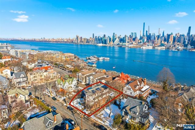 12-14 King Avenue, Weehawken, NJ 07086