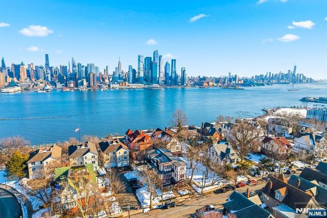 12-14 King Avenue, Weehawken, NJ 07086