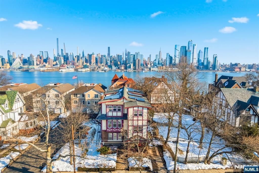12-14 King Avenue, Weehawken, NJ 07086
