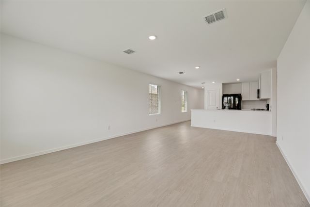 5010 Volunteer Drive, Ennis, TX 75119