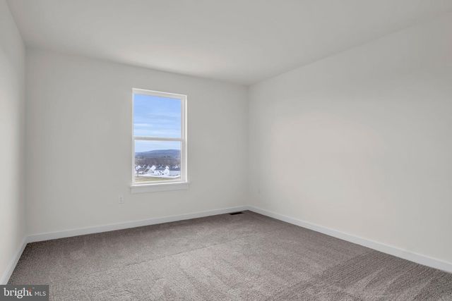 2160 S AUTUMN CHASE DR, Mechanicsburg, PA 17055