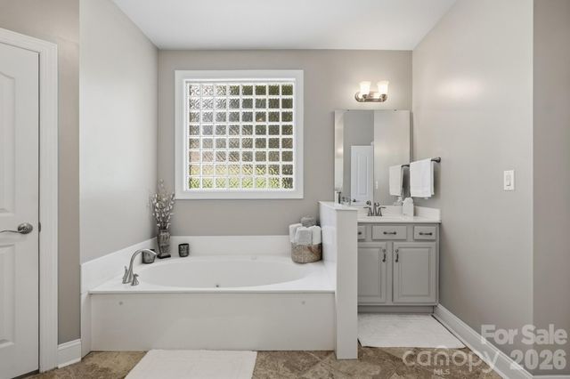 5210 Addington Court, Charlotte, NC 28277