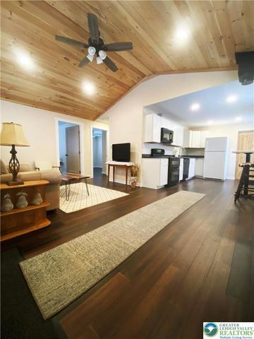 1978 Leithsville Road, Hellertown Boro, PA 18055