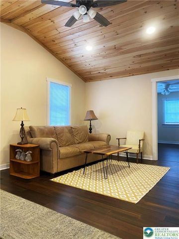 1978 Leithsville Road, Hellertown Boro, PA 18055