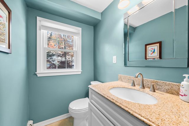 6 Glenwood Lane, Merrimack, NH 03054