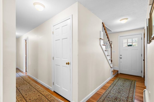 6 Glenwood Lane, Merrimack, NH 03054