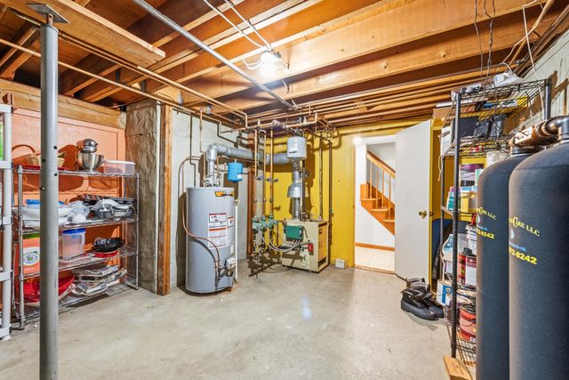 6 Glenwood Lane, Merrimack, NH 03054
