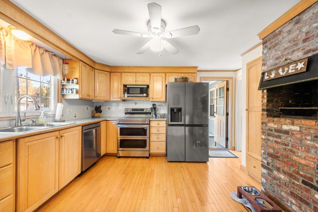6 Glenwood Lane, Merrimack, NH 03054