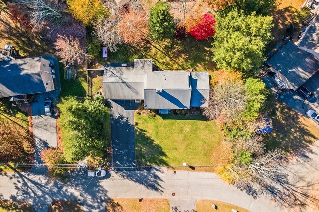 6 Glenwood Lane, Merrimack, NH 03054