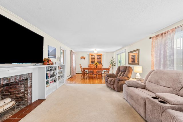 6 Glenwood Lane, Merrimack, NH 03054
