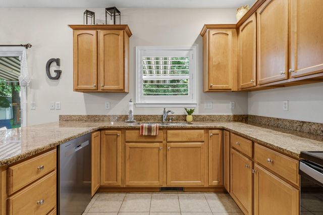 880 Ludington Avenue, Portage City, MI 49002