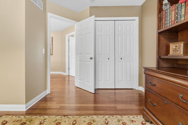 880 Ludington Avenue, Portage City, MI 49002