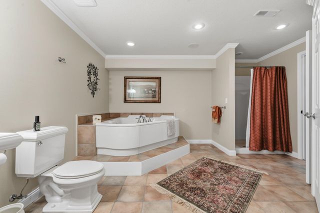 880 Ludington Avenue, Portage City, MI 49002