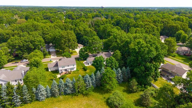 880 Ludington Avenue, Portage City, MI 49002