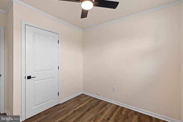 16 IVY LN, New Castle, DE 19720