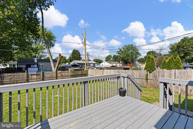 16 IVY LN, New Castle, DE 19720