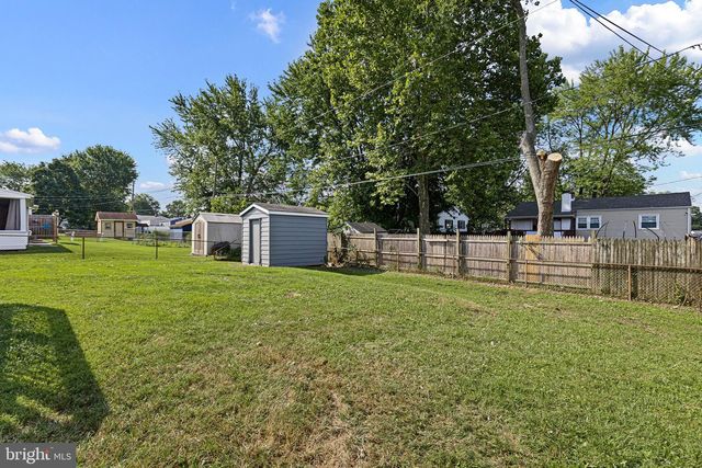 16 IVY LN, New Castle, DE 19720
