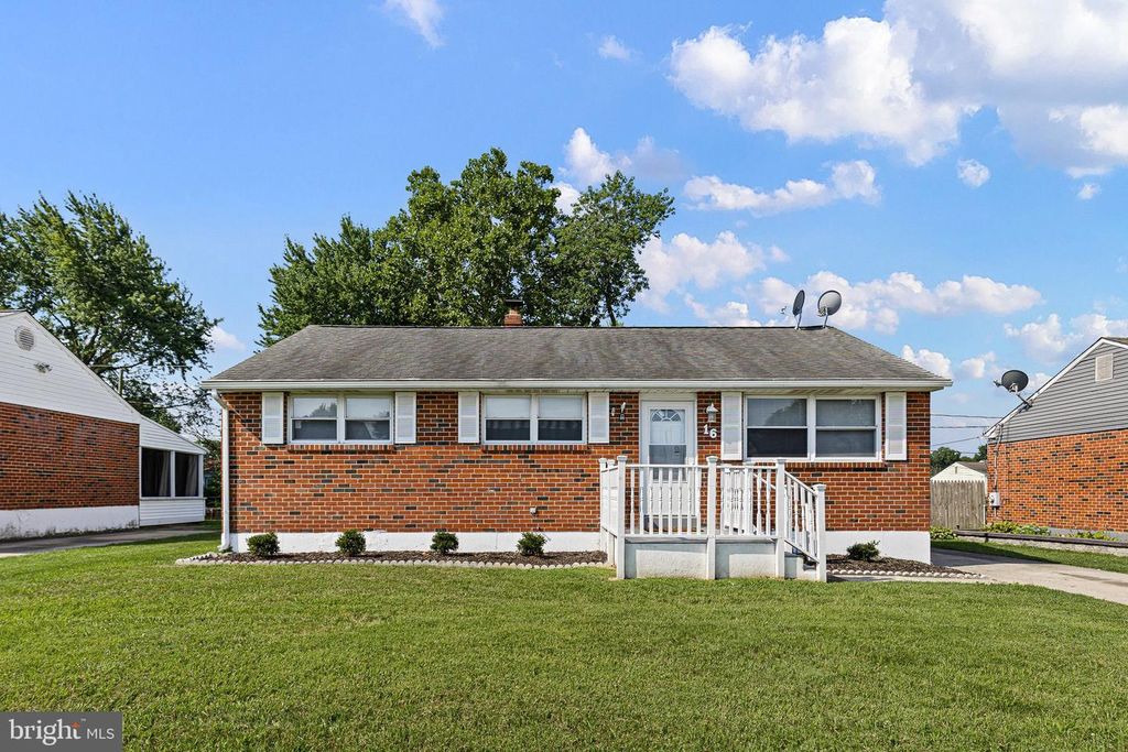 16 IVY LN, New Castle, DE 19720