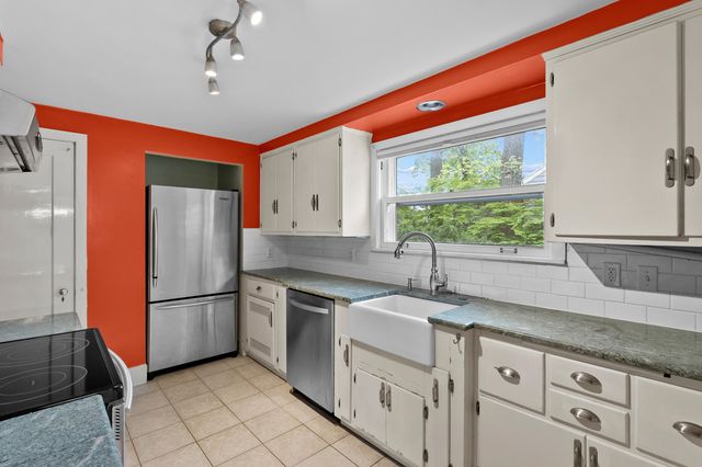 120 Shadywood Lane, Battle Creek, MI 49015