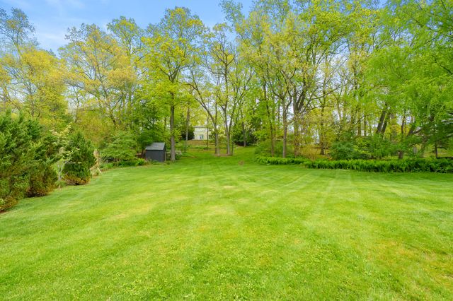 120 Shadywood Lane, Battle Creek, MI 49015
