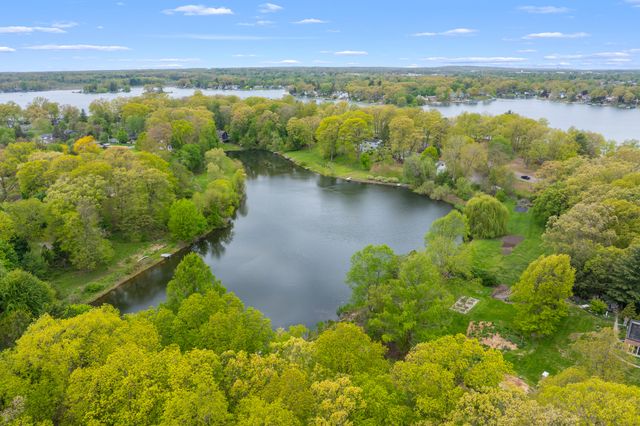 120 Shadywood Lane, Battle Creek, MI 49015